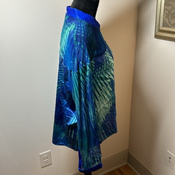 Elie Tahari 100% Silk vibrant blue aqua green buttoned down mandarin collar top - Picture 2 of 7